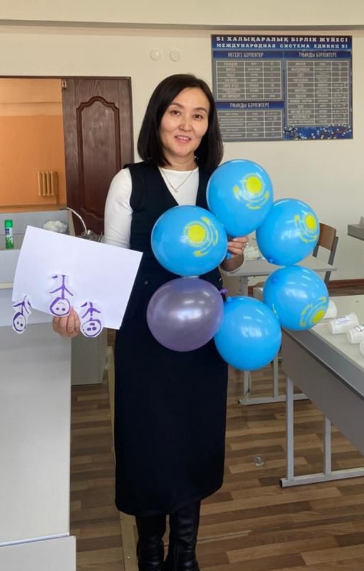 Жасанды интеллект құралдарымен өткізілген интерактивті физика сабағы: ҚазҰУ доценті мектеп оқушыларымен кездесті